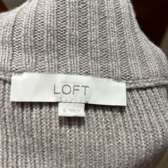 Asymmetrical Sweater - Picture 5 of 5